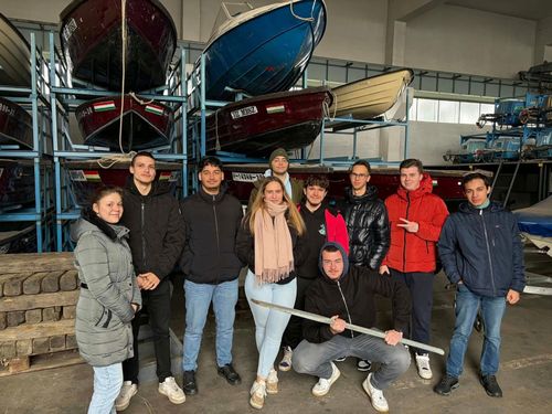 A 12.C osztály ma az aszfaltkeverő telepen járt, 13. E és 13.A osztályos tanulóink pedig a Nyíri Szakaszmérnökségre látogattak el!