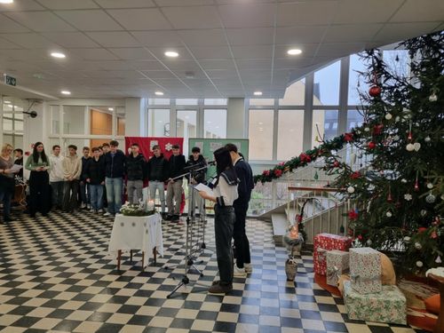 3. Adventi gyertya meggyújtása