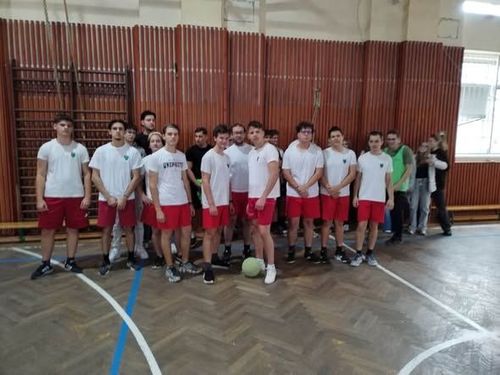 Iskolánk tanulói teremfocival ünnepelték a Magyar Diáksport Napját!⚽️